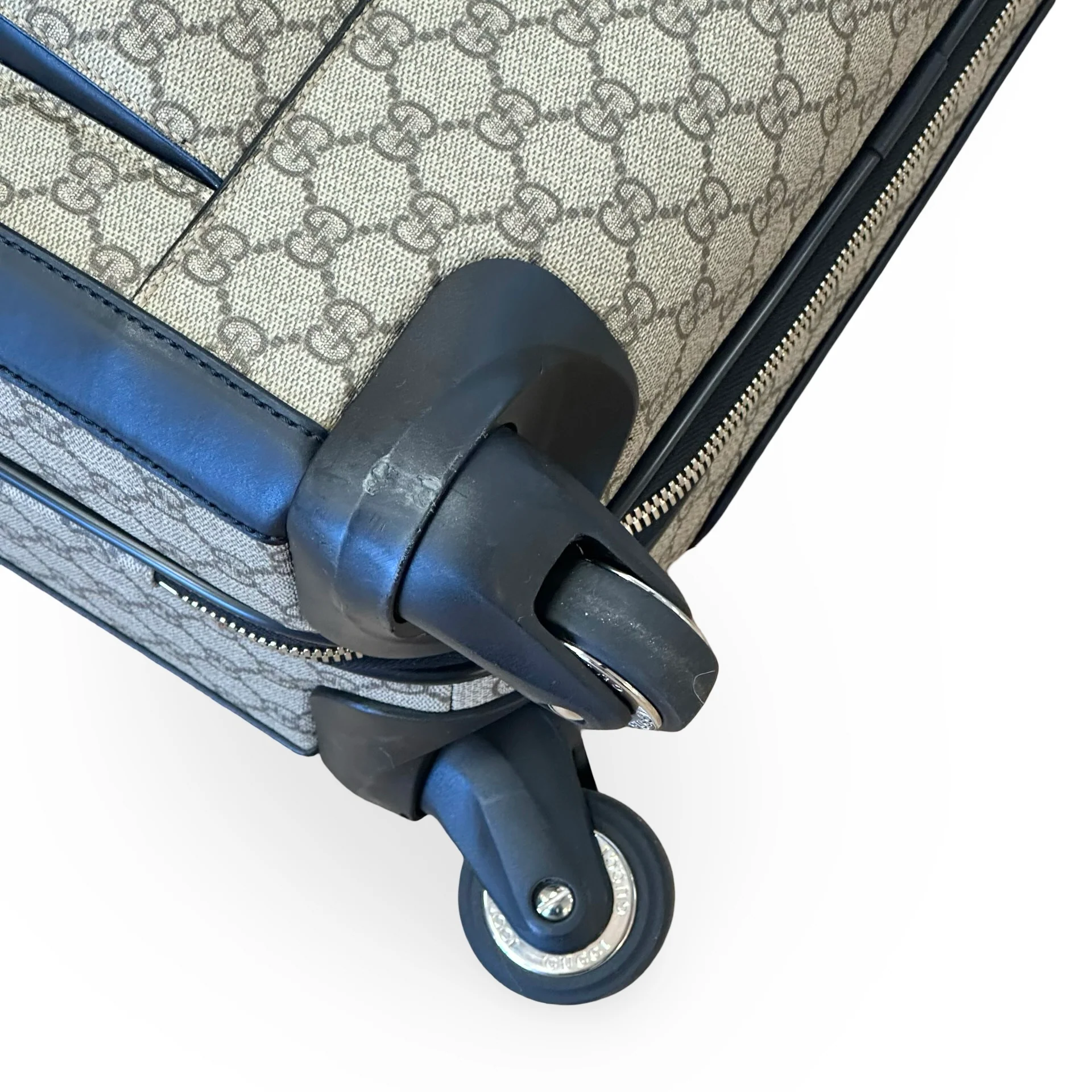 GG Supreme Savoy Carry On Rolling Luggage - Image 13